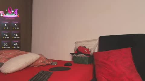 KESHA online show from 06-10-26, 07:07