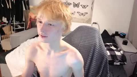 Snapshot of kessy_white chatting on 11-06-25, 07:04 Kessy online show from 11-06-25, 07:04