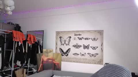 Snapshot of kessy_white chatting on 11-07-25, 07:25 Kessy online show from 11-07-25, 07:25