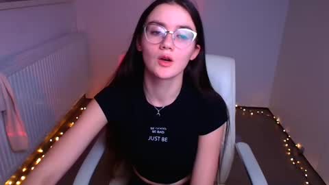 Snapshot of ketrin_pirsss chatting on 01-11-25, 04:38 Ketrin online show from 01-11-25, 04:38