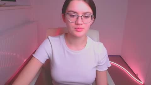 Snapshot of ketrin_pirsss chatting on 02-05-25, 06:46 Ketrin online show from 02-05-25, 06:46