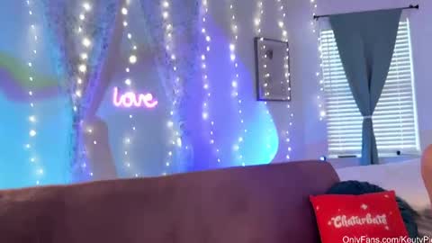 Snapshot of keutypie chatting on 05-15-26, 03:52 KeutyPie online show from 05-15-26, 03:52