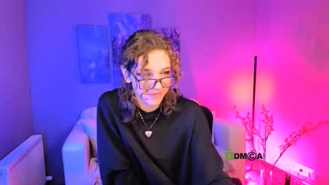 Snapshot of kevi_sunn chatting on 09-09-25, 07:13 kevi here online show from 09-09-25, 07:13