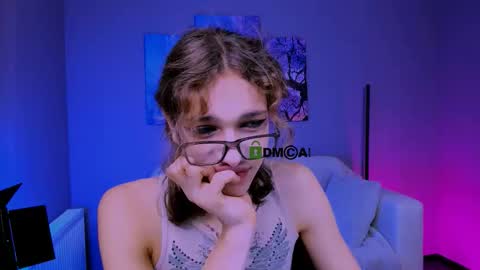 Snapshot of kevi_sunn chatting on 09-23-25, 07:17 kevi here online show from 09-23-25, 07:17