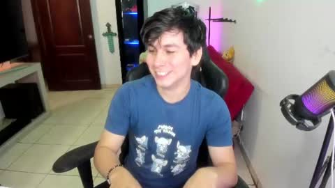 Snapshot of kevin873s chatting on 06-11-26, 12:32 Kevin online show from 06-11-26, 12:32