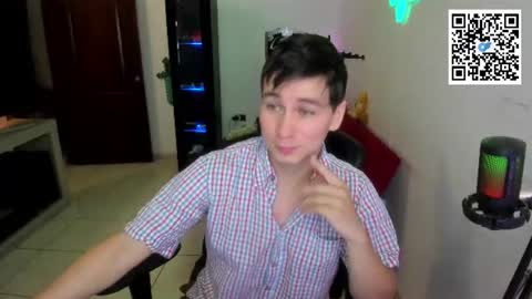 Snapshot of kevin873s chatting on 07-07-26, 11:42 Kevin online show from 07-07-26, 11:42