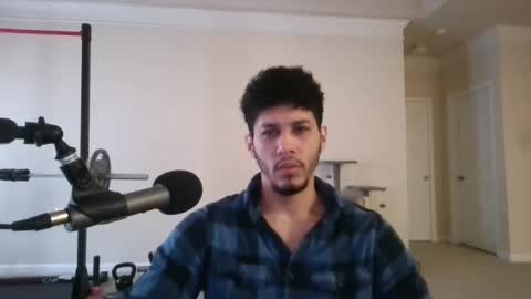 Snapshot of kevin9nch chatting on 02-25-25, 02:33 Kevin online show from 02-25-25, 02:33