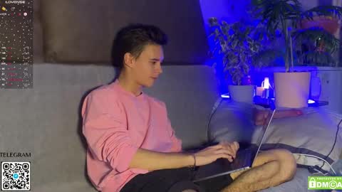 Snapshot of kevin_doo chatting on 10-28-25, 05:44 Fansly  Kevin T online show from 10-28-25, 05:44