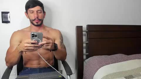 Snapshot of kevin_malone22 chatting on 11-12-25, 03:51 kevin_malone22 online show from 11-12-25, 03:51