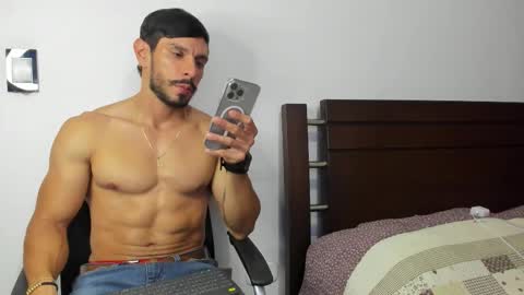 Snapshot of kevin_malone22 chatting on 11-19-25, 01:49 kevin_malone22 online show from 11-19-25, 01:49