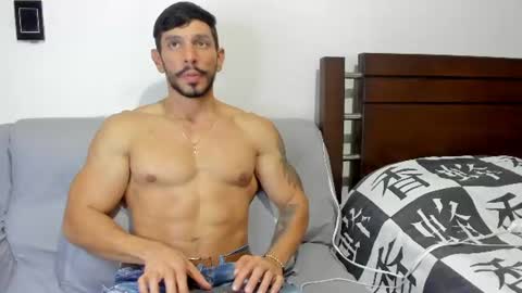 kevin_malone22 online show from 06-11-26, 02:53