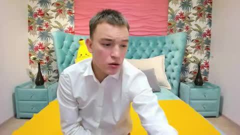 Snapshot of kevinm1lky chatting on 10-31-25, 12:50 Kevin online show from 10-31-25, 12:50