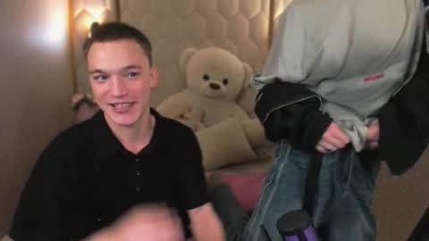 Snapshot of kevinm1lky chatting on 11-01-25, 02:19 Kevin online show from 11-01-25, 02:19