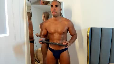 Snapshot of kevinxblack chatting on 10-05-25, 09:02 sebastian online show from 10-05-25, 09:02