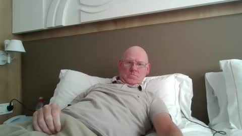 kevlooking4sez online show from 10-15-25, 03:56