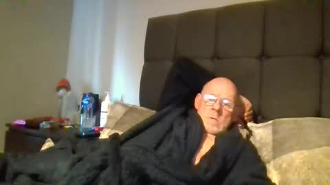 kevlooking4sez online show from 10-24-25, 11:50