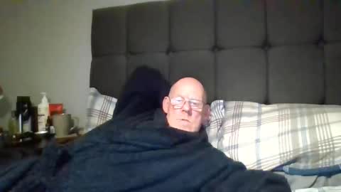 kevlooking4sez online show from 11-16-25, 01:55