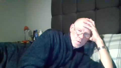 Snapshot of kevlooking4sez chatting on 12-22-25, 12:40 kevlooking4sez online show from 12-22-25, 12:40