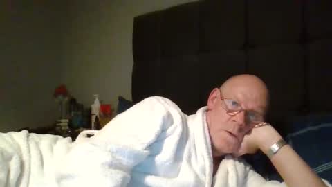 Snapshot of kevlooking4sez chatting on 01-19-26, 12:58 kevlooking4sez online show from 01-19-26, 12:58