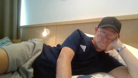 Snapshot of kevlooking4sez chatting on 05-06-26, 04:56 kevlooking4sez online show from 05-06-26, 04:56