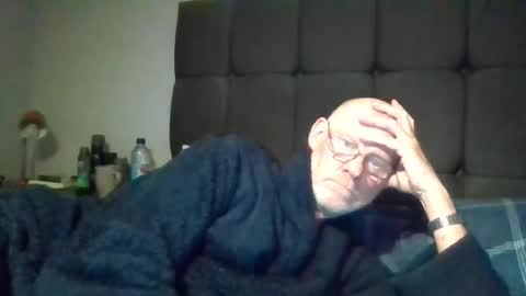 Snapshot of kevlooking4sez chatting on 06-11-26, 01:27 kevlooking4sez online show from 06-11-26, 01:27
