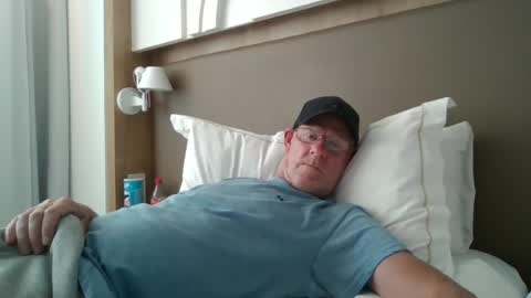 Snapshot of kevlooking4sez chatting on 06-16-26, 03:14 kevlooking4sez online show from 06-16-26, 03:14