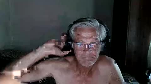 Snapshot of kevwestunder9696 chatting on 02-24-25, 10:26 kevwestunder9696 online show from 02-24-25, 10:26