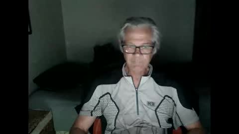 Snapshot of kevwestunder9696 chatting on 10-12-25, 11:20 kevwestunder9696 online show from 10-12-25, 11:20