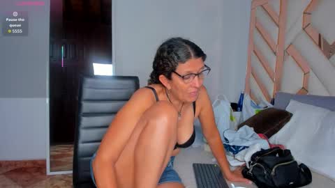 Keila Milf online show from 12-17-25, 03:01