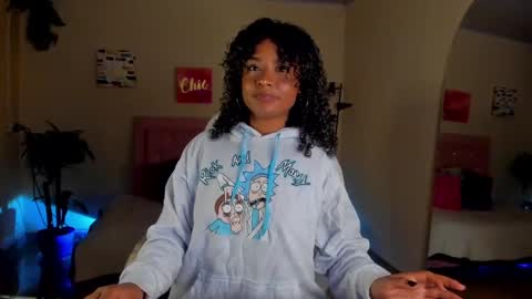 Snapshot of keyla_roberts_ chatting on 12-18-24, 07:41 Adhara. Help me reach 100 likes online show from 12-18-24, 07:41