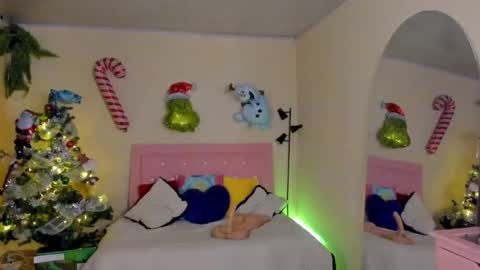 Snapshot of keyla_roberts_ chatting on 12-24-24, 01:06 Adhara. Help me reach 100 likes online show from 12-24-24, 01:06