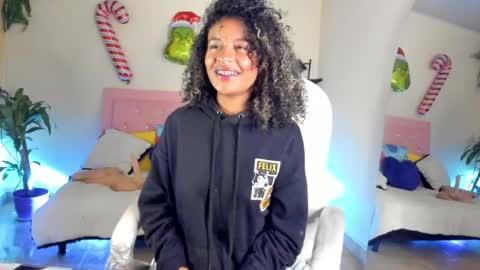 Snapshot of keyla_roberts_ chatting on 12-27-24, 09:06 Adhara. Help me reach 100 likes online show from 12-27-24, 09:06