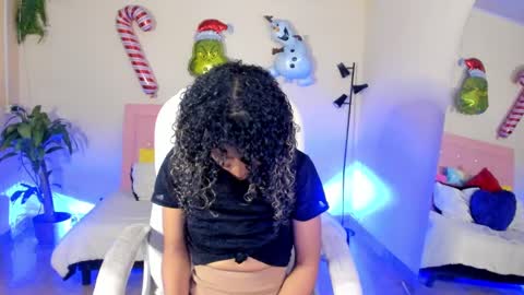 Snapshot of keyla_roberts_ chatting on 12-30-24, 07:32 Adhara. Help me reach 100 likes online show from 12-30-24, 07:32