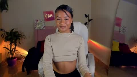 Snapshot of keyla_roberts_ chatting on 01-03-25, 10:51 Adhara. Help me reach 100 likes online show from 01-03-25, 10:51
