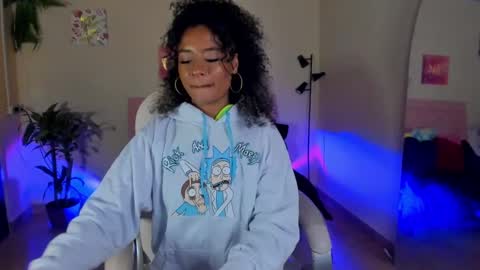 Snapshot of keyla_roberts_ chatting on 01-06-25, 06:47 Adhara. Help me reach 100 likes online show from 01-06-25, 06:47