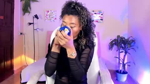 Snapshot of keyla_roberts_ chatting on 01-27-25, 07:24 Adhara. Help me reach 100 likes online show from 01-27-25, 07:24