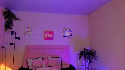 Snapshot of keyla_roberts_ chatting on 01-30-25, 07:07 Adhara. Help me reach 100 likes online show from 01-30-25, 07:07
