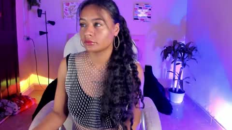 Snapshot of keyla_roberts_ chatting on 01-31-25, 08:11 Adhara. Help me reach 100 likes online show from 01-31-25, 08:11