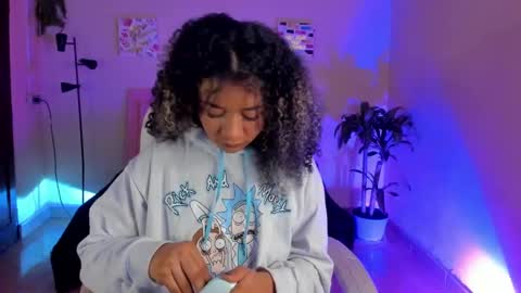 Snapshot of keyla_roberts_ chatting on 02-01-25, 01:55 Adhara. Help me reach 100 likes online show from 02-01-25, 01:55