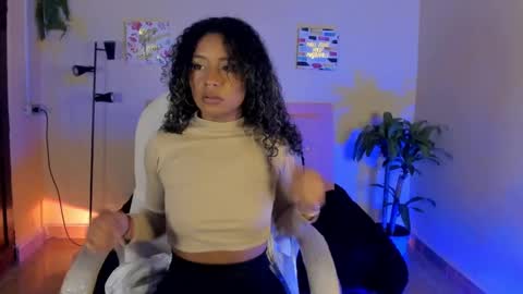 Snapshot of keyla_roberts_ chatting on 02-09-25, 03:11 Adhara. Help me reach 100 likes online show from 02-09-25, 03:11