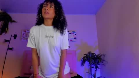 Snapshot of keyla_roberts_ chatting on 02-13-25, 05:05 Adhara. Help me reach 100 likes online show from 02-13-25, 05:05