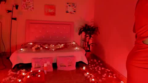 Snapshot of keyla_roberts_ chatting on 02-14-25, 04:15 Adhara. Help me reach 100 likes online show from 02-14-25, 04:15