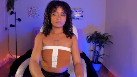 Snapshot of keyla_roberts_ chatting on 02-23-25, 03:35 Adhara. Help me reach 100 likes online show from 02-23-25, 03:35