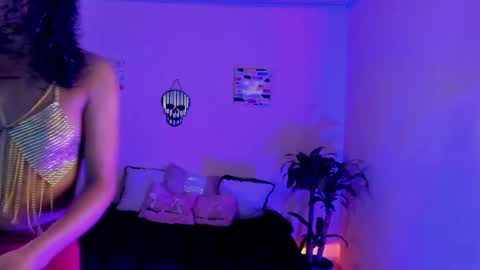 Snapshot of keyla_roberts_ chatting on 03-02-25, 04:10 Adhara. Help me reach 100 likes online show from 03-02-25, 04:10