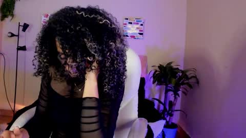 Snapshot of keyla_roberts_ chatting on 03-05-25, 08:53 Adhara. Help me reach 100 likes online show from 03-05-25, 08:53