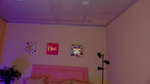 Snapshot of keyla_roberts_ chatting on 03-09-25, 03:49 Adhara. Help me reach 100 likes online show from 03-09-25, 03:49