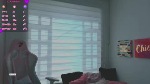 Snapshot of keyla_roberts_ chatting on 10-02-25, 07:10 Adhara. Help me reach 100 likes online show from 10-02-25, 07:10