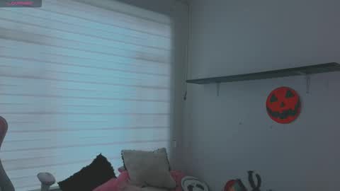 Snapshot of keyla_roberts_ chatting on 10-04-25, 07:34 Adhara. Help me reach 100 likes online show from 10-04-25, 07:34