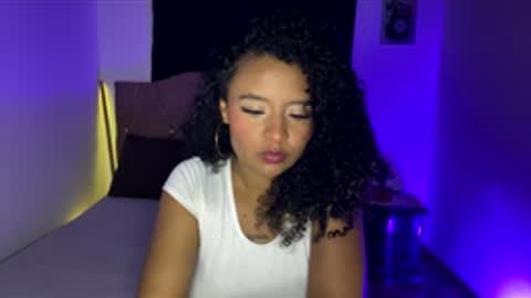 Snapshot of keyla_roberts_ chatting on 04-30-26, 01:01 Adhara. Help me reach 100 likes online show from 04-30-26, 01:01