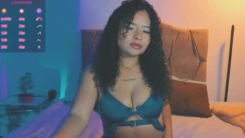Snapshot of keyla_roberts_ chatting on 05-02-26, 01:54 Adhara. Help me reach 100 likes online show from 05-02-26, 01:54